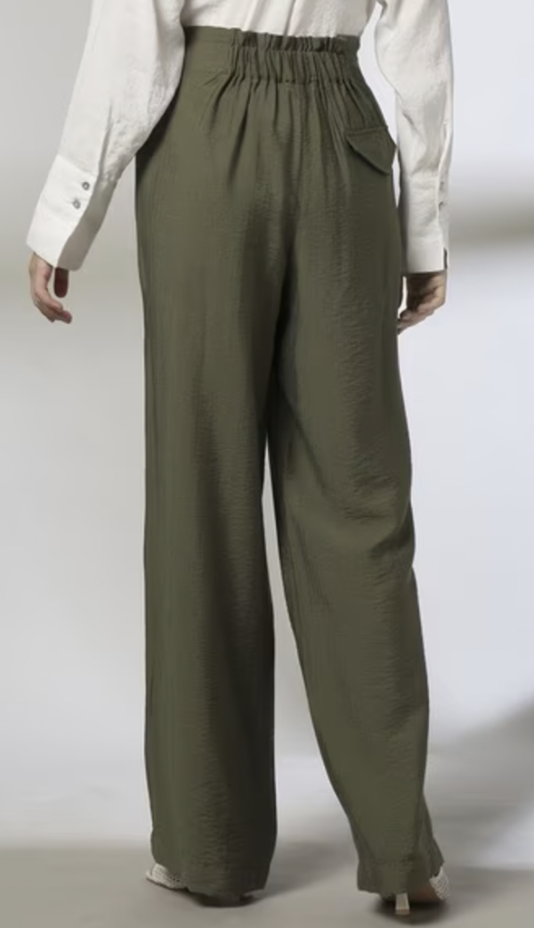 Women Double-Pleated Wide-Leg Trousers - Image 3